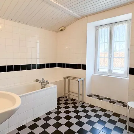 Charmante Location Dans Le Centre De St Martin Villa Saint-Martin-de-Ré